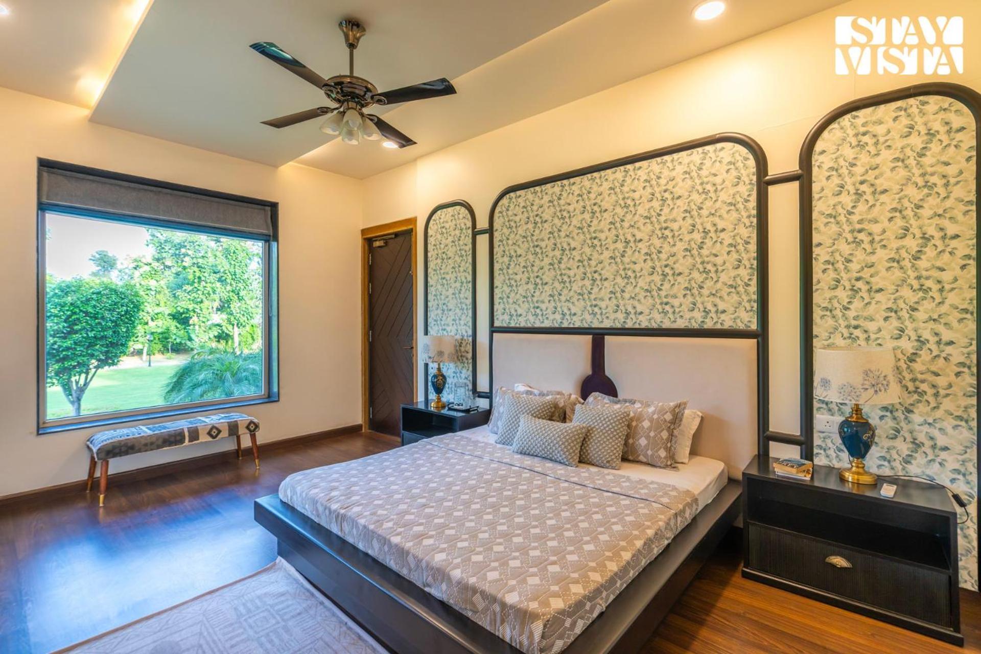 Stayvista At Wandering Vines Indoor Pool 4Bhk Luxury Villa In Delhi Sohna 外观 照片