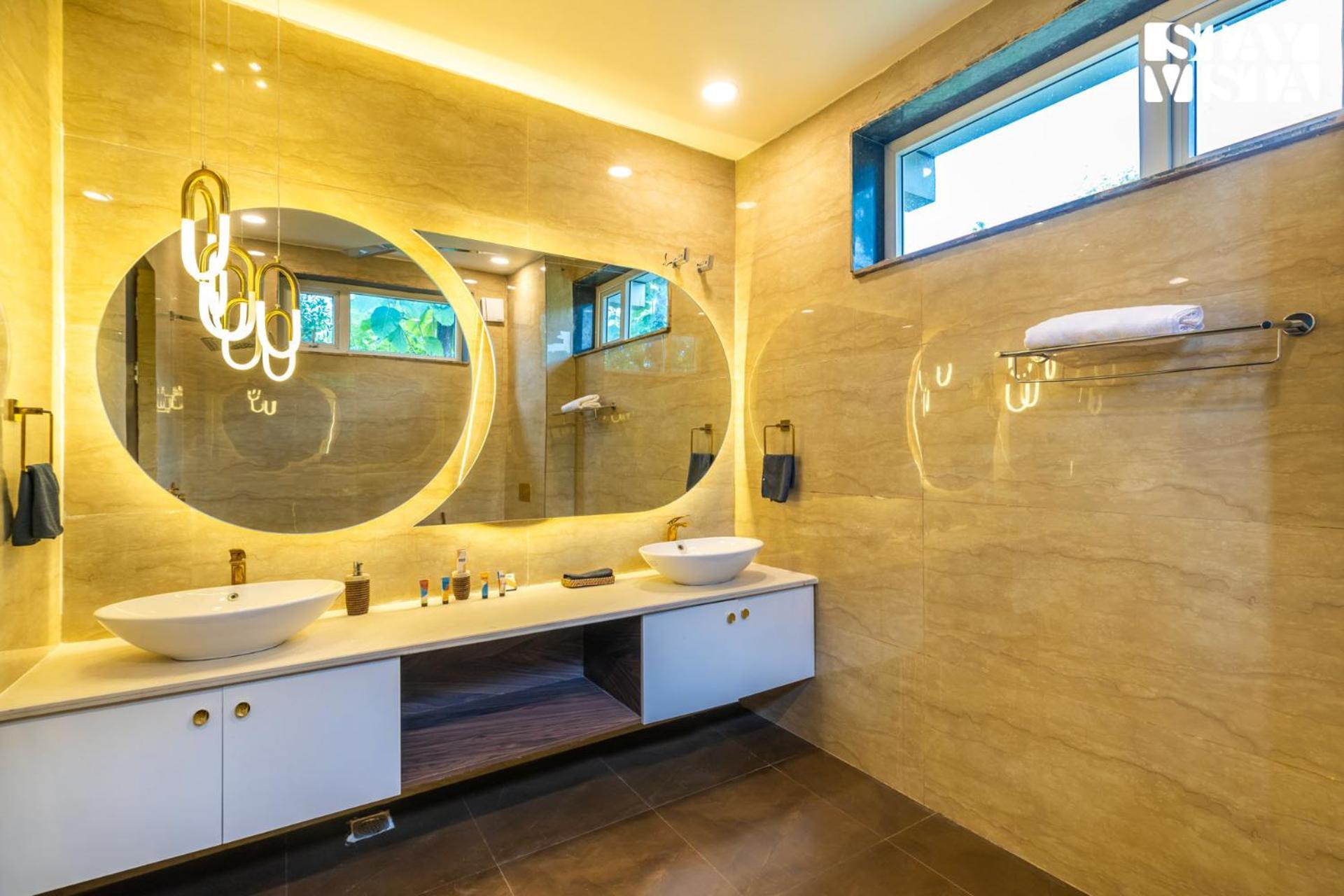 Stayvista At Wandering Vines Indoor Pool 4Bhk Luxury Villa In Delhi Sohna 外观 照片