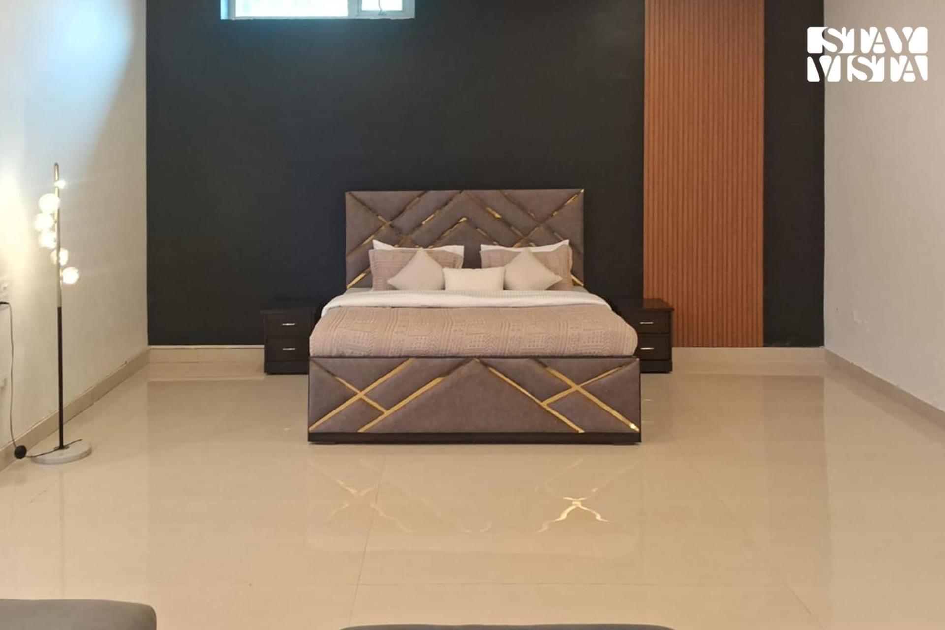 Stayvista At Wandering Vines Indoor Pool 4Bhk Luxury Villa In Delhi Sohna 外观 照片