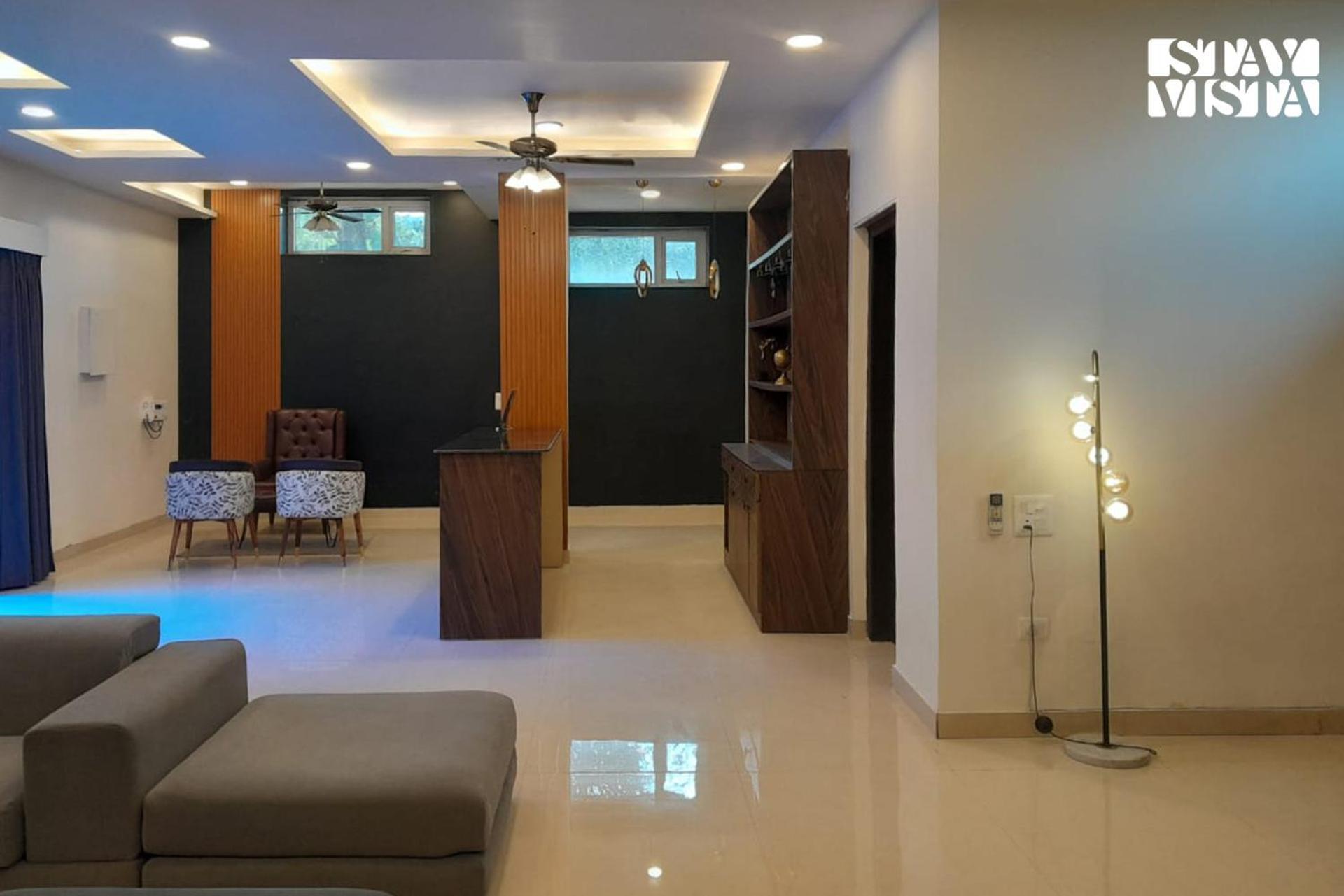 Stayvista At Wandering Vines Indoor Pool 4Bhk Luxury Villa In Delhi Sohna 外观 照片